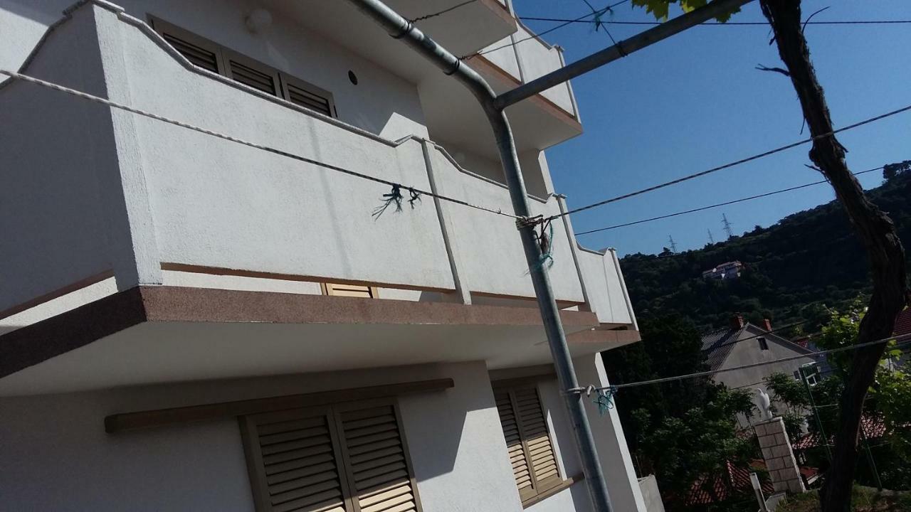 Rooms In Family House Vera Mundanije Exterior foto